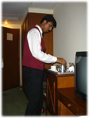 �z�e���̃��[���T�[�r�X